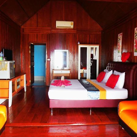 Zanom Sunrise Beach Resort Koh Lipe Exterior photo