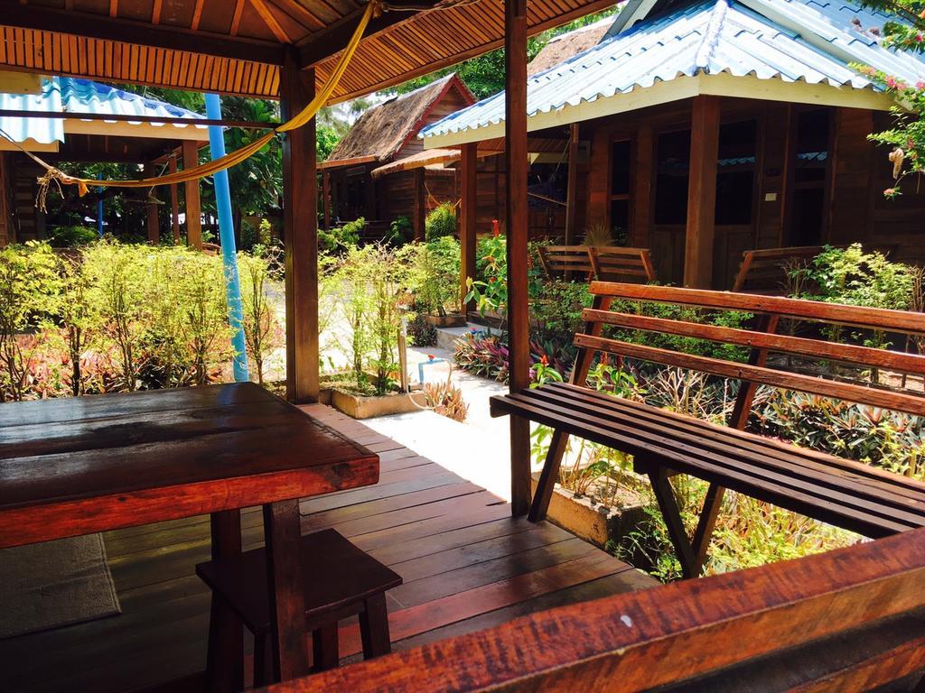 Zanom Sunrise Beach Resort Koh Lipe Exterior photo