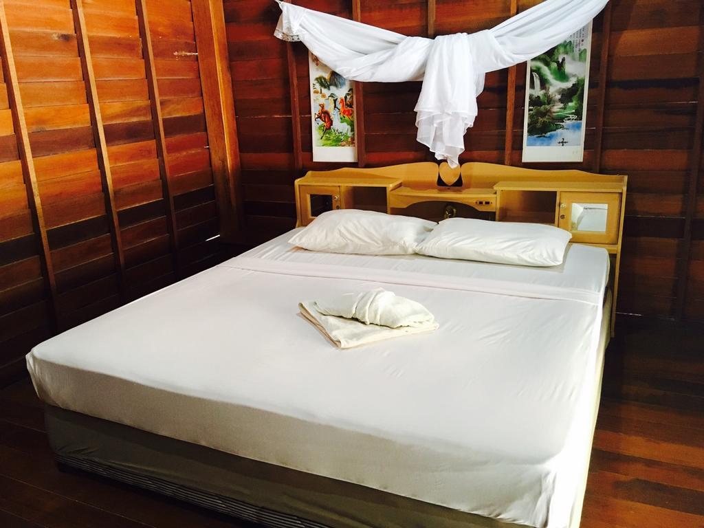 Zanom Sunrise Beach Resort Koh Lipe Exterior photo