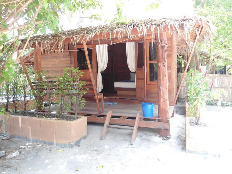 Zanom Sunrise Beach Resort Koh Lipe Exterior photo