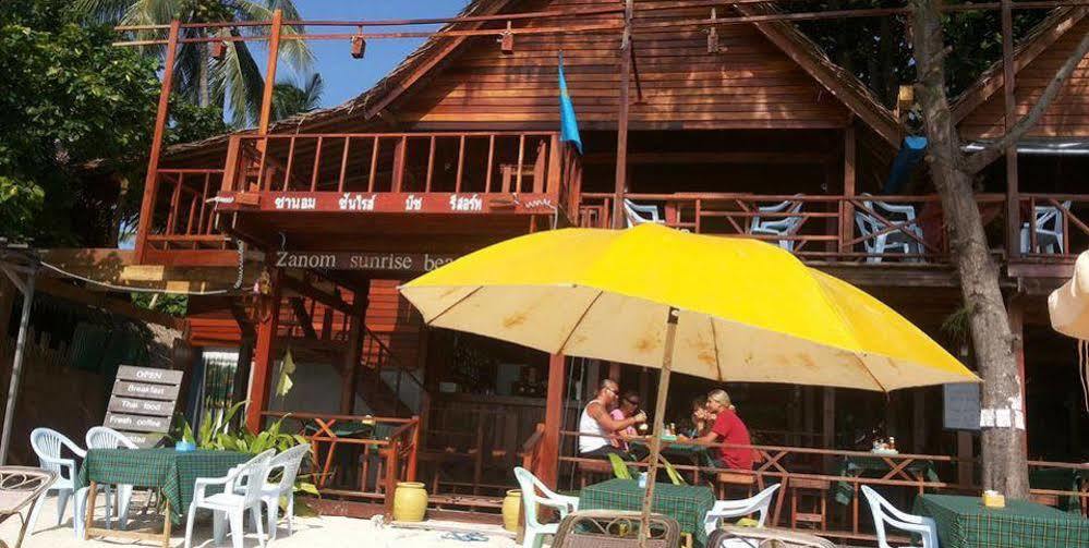 Zanom Sunrise Beach Resort Koh Lipe Exterior photo