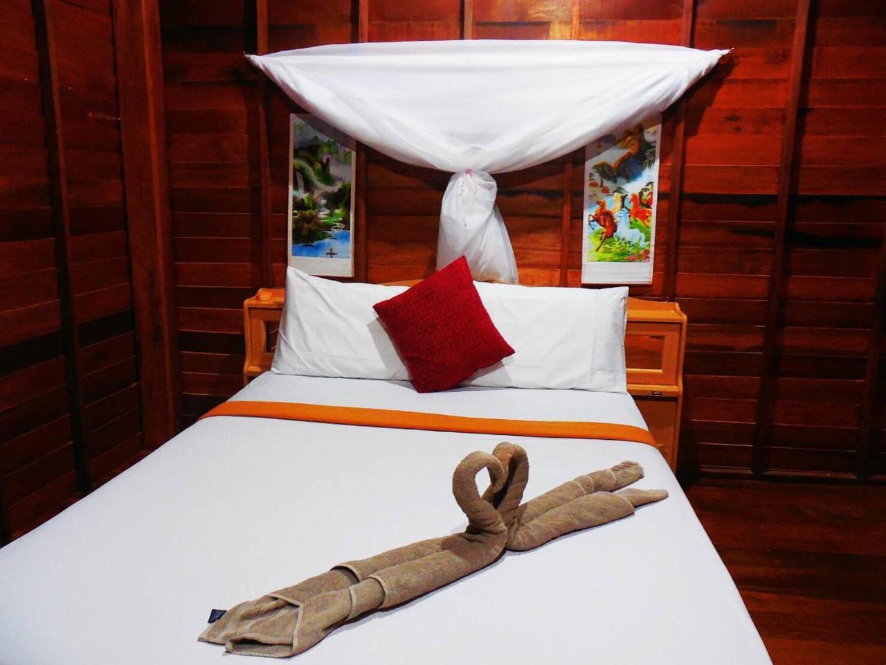 Zanom Sunrise Beach Resort Koh Lipe Exterior photo