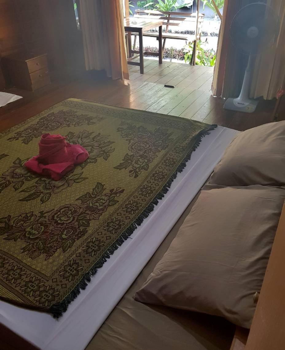 Zanom Sunrise Beach Resort Koh Lipe Exterior photo
