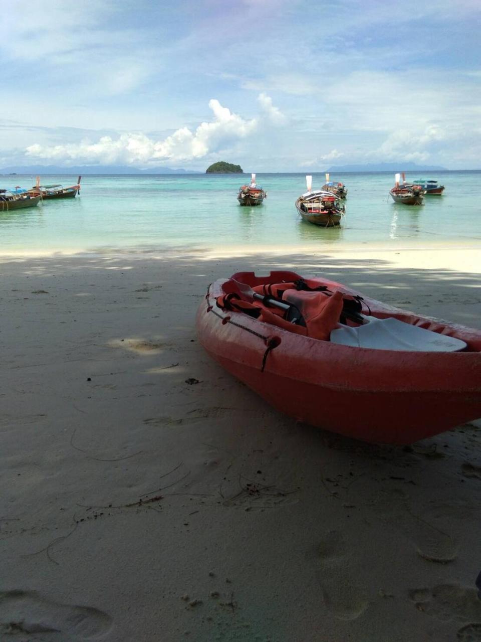 Zanom Sunrise Beach Resort Koh Lipe Exterior photo