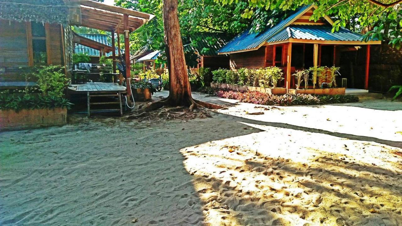 Zanom Sunrise Beach Resort Koh Lipe Exterior photo