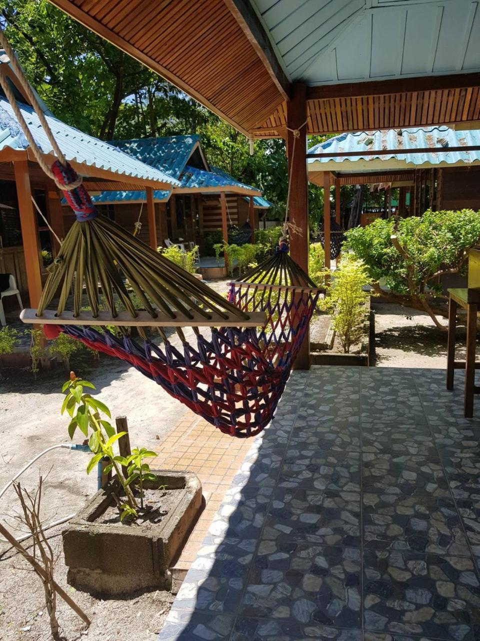 Zanom Sunrise Beach Resort Koh Lipe Exterior photo